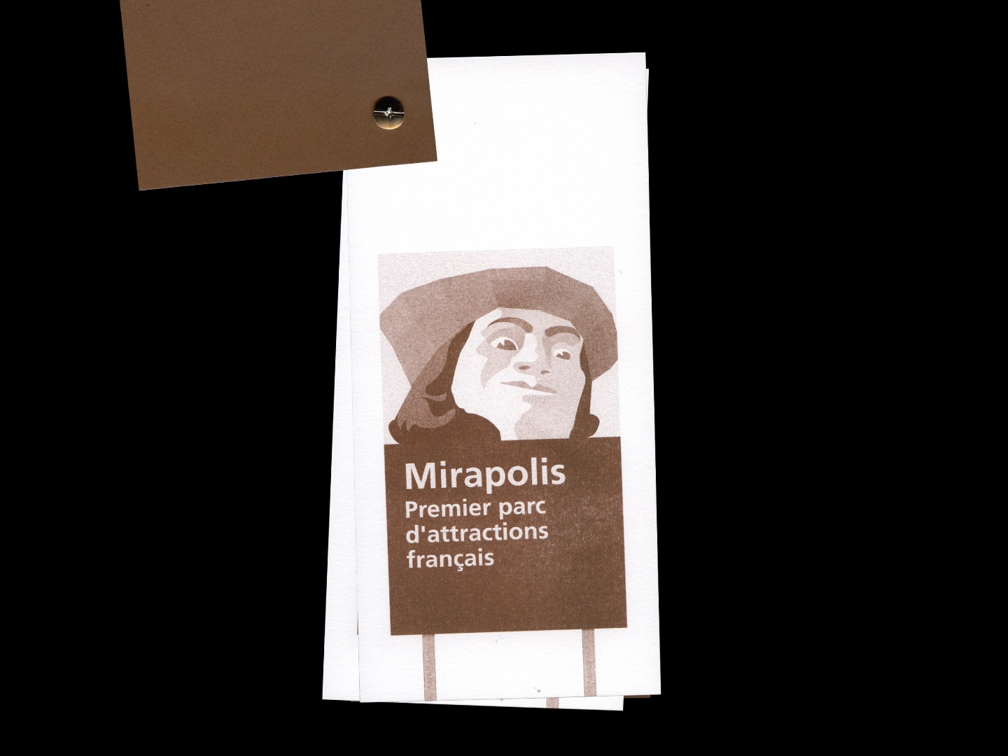 Page de l'ouvrage présentant un panneau marron intitulé « Mirapolis »