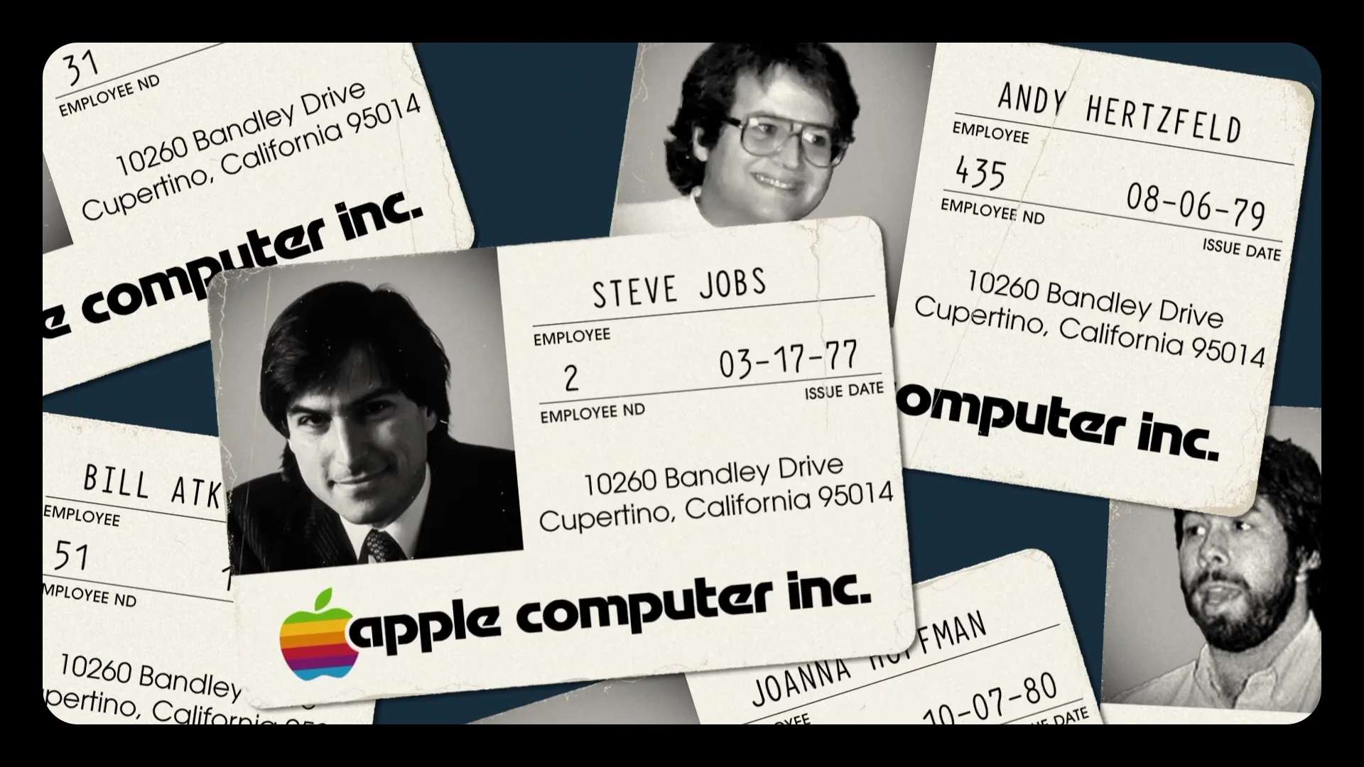 Capture de la vidéo : composition graphique d'anciennes cartes d'employés d'Apple Computer superposée.